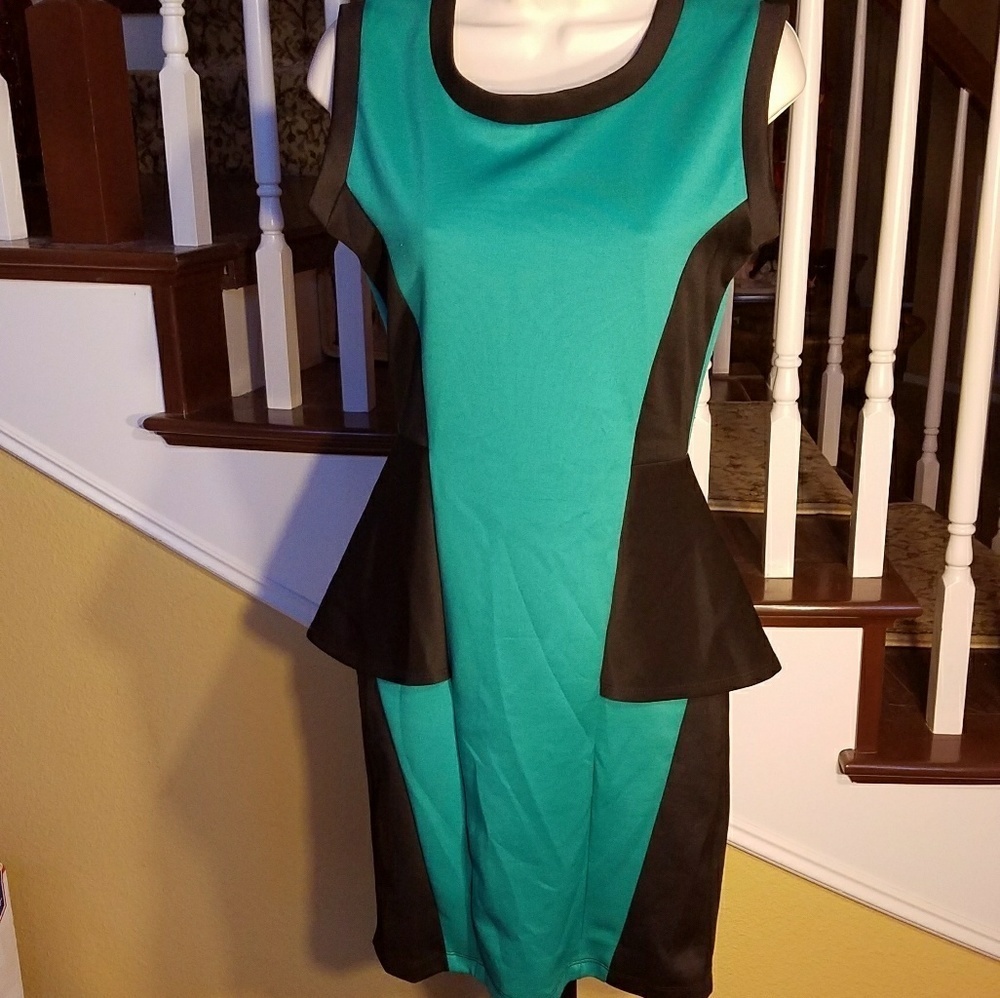 Bailey Blue sleeveless peplum dress size Small